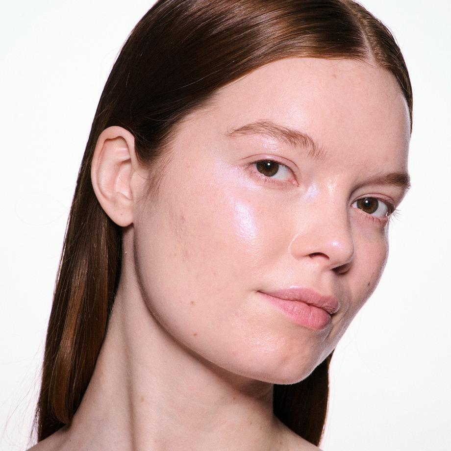 MAC Cosmetics  Skinfinish Lightstruck Liquid Highlighter 