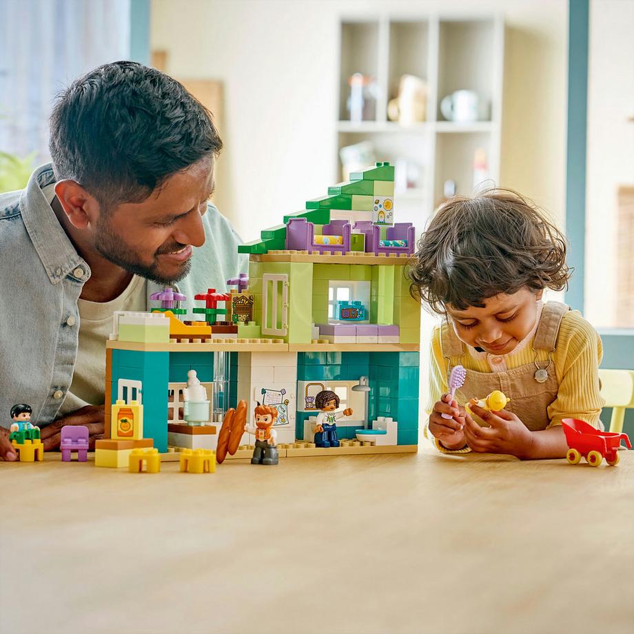 LEGO®  10470 Casa familiare moderna 3 in 1 con personaggi 