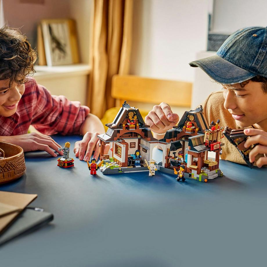 LEGO®  71858 15e anniversaire - La forge des quatre armes 