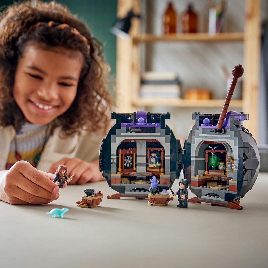 LEGO®  76464 Le chaudron : le cours de potions caché 