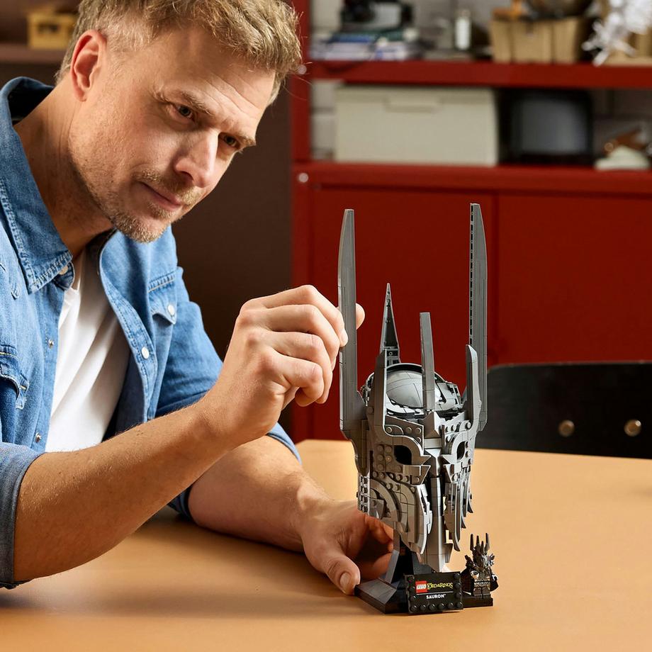 LEGO®  11373 Il Signore degli Anelli: Elmo di Sauron 