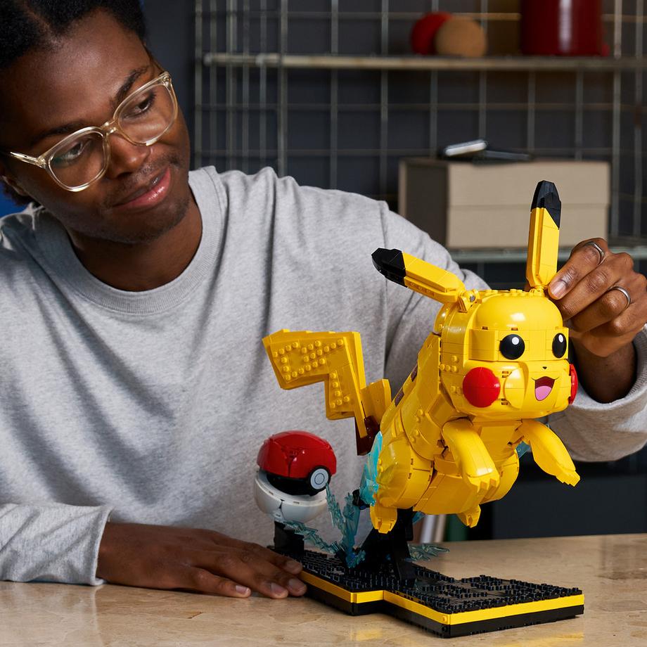 LEGO®  72152 Pikachu et Poké Ball 