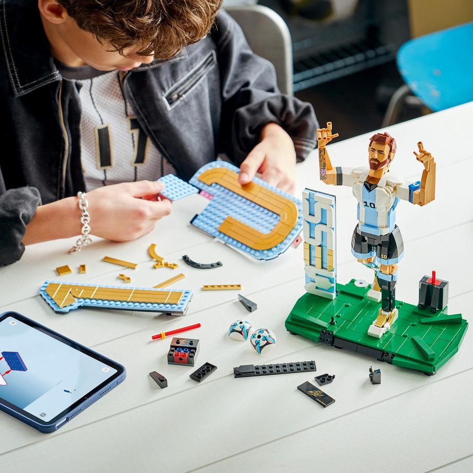 LEGO®  43015 Lionel Messi – Légende du foot 