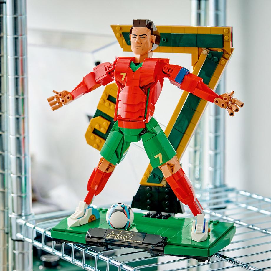 LEGO®  43016 Cristiano Ronaldo – Légende du foot 