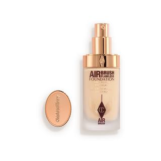 CHARLOTTE TILBURY  Airbrush Flawless Foundation – Leichte Foundation mit voller Deckkraft 