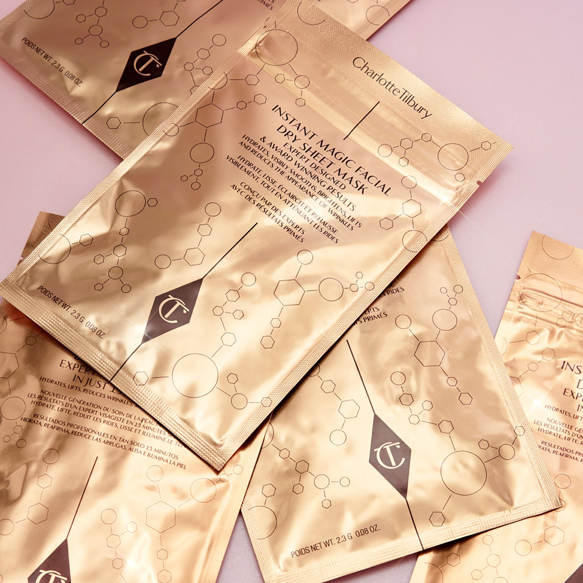 CHARLOTTE TILBURY  Instant Magic Facial Dry Gesichtsmaske 