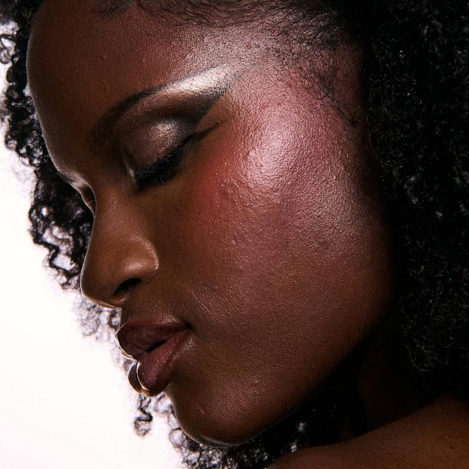 MAC Cosmetics  XS25MYSTERY  ADVENT CALENDAR 