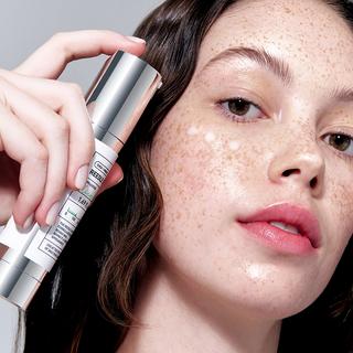 VT Cosmetics  Reedle Shot 700 