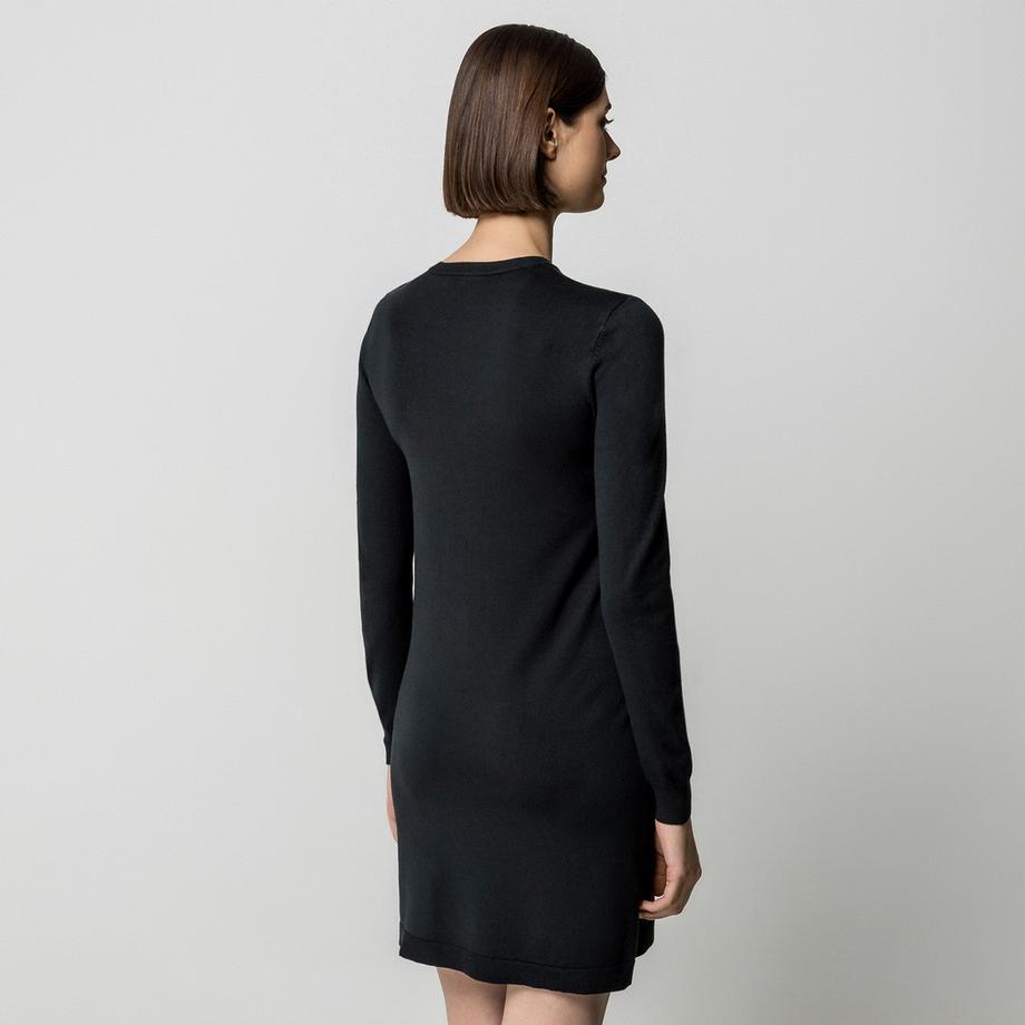 Manor Woman Robe en tricot avec détails boutonnés  