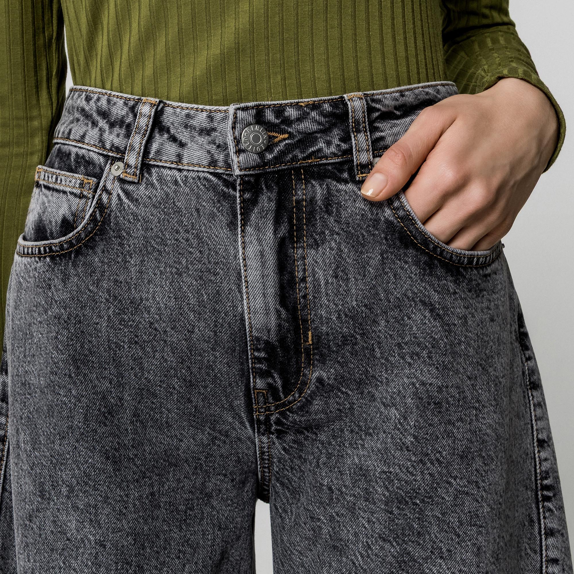 EDITED Jeans High Rise Relaxed Loose Fit  