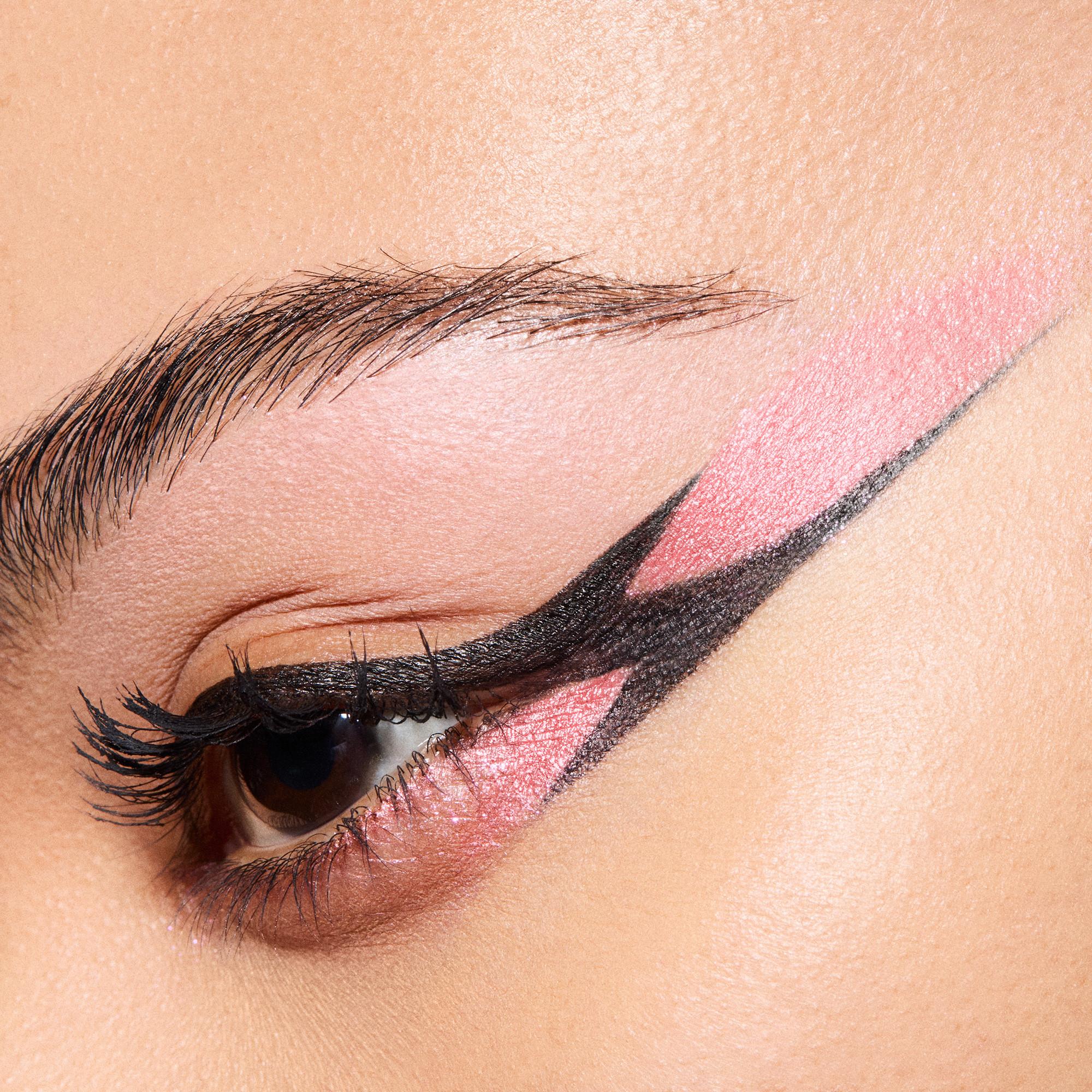 MAC Cosmetics  Glitter Single Eye Shadow Compact 