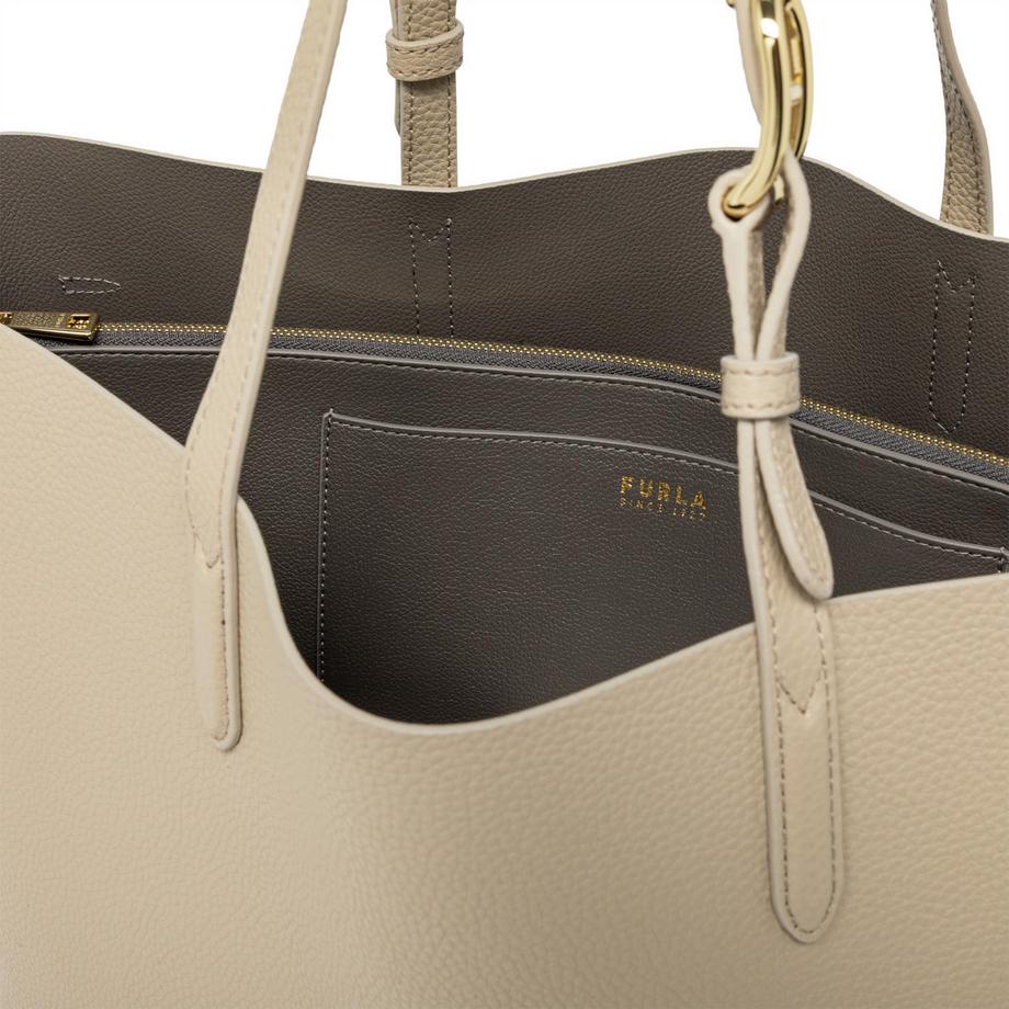 Furla   