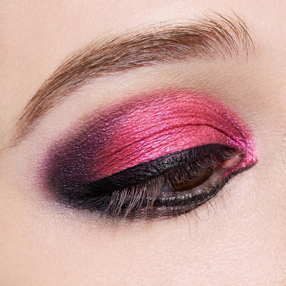 MAC Cosmetics  Metallic Single Eye Shadow Compact 