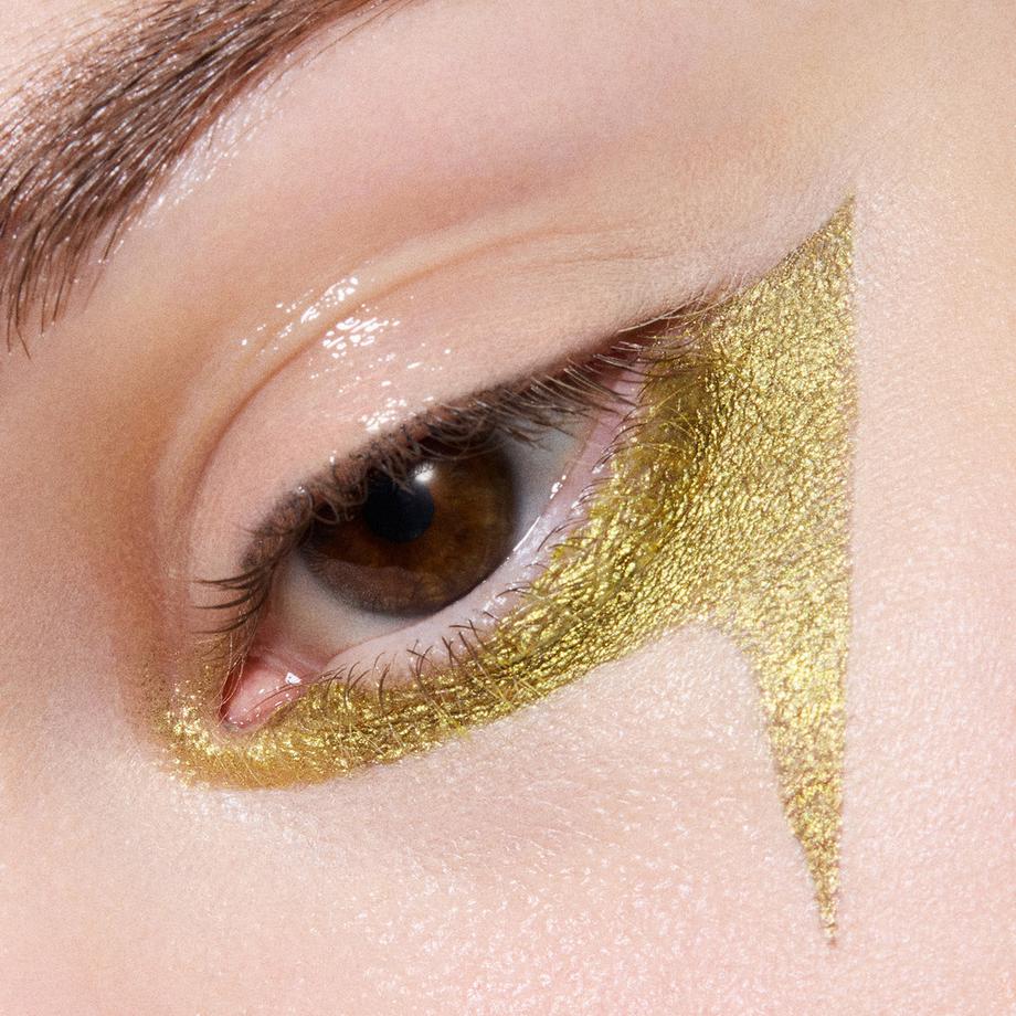 MAC Cosmetics  Metallic Single Eye Shadow Compact 