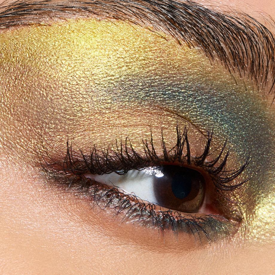 MAC Cosmetics  Metallic Single Eye Shadow Compact 