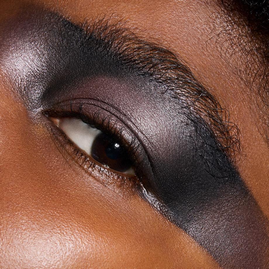 MAC Cosmetics  Metallic Single Eye Shadow Compact 