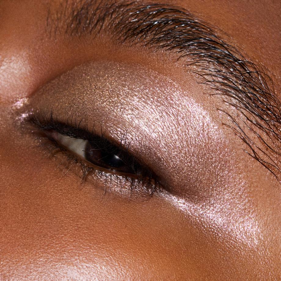 MAC Cosmetics  Metallic Single Eye Shadow Compact 