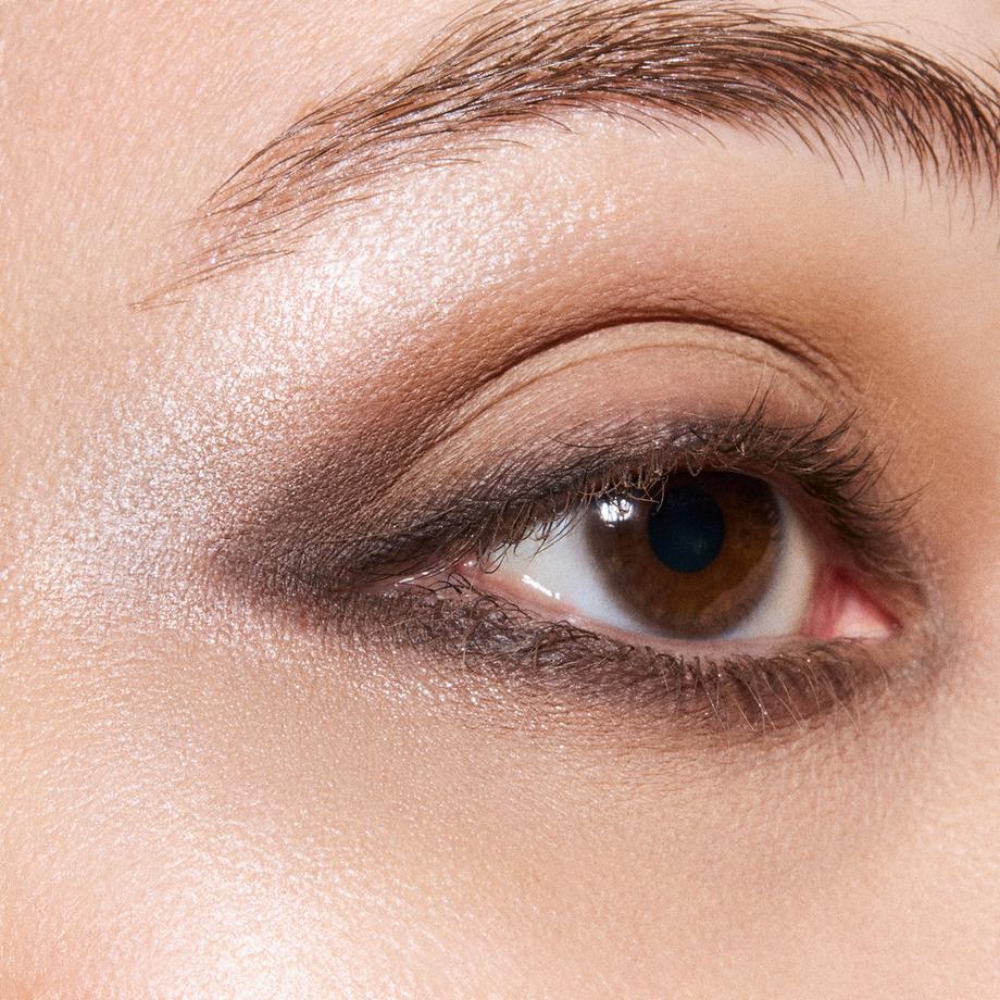 MAC Cosmetics  Metallic Single Eye Shadow Compact 