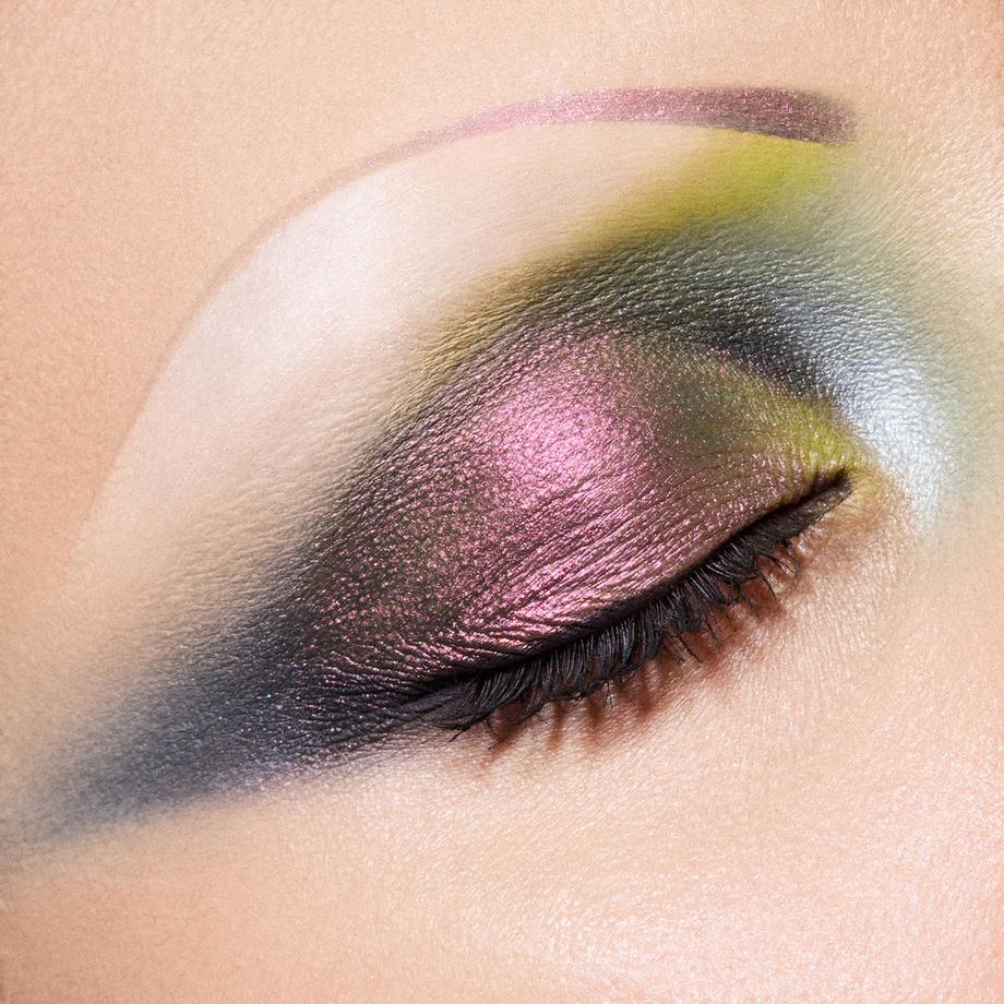 MAC Cosmetics  Multichrome Single Eye Shadow 