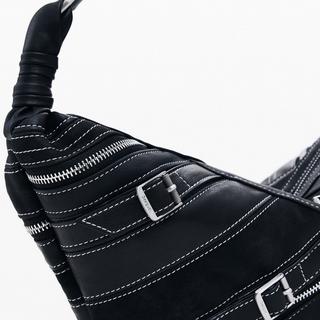 Desigual Schultertasche mittel Bananenform  