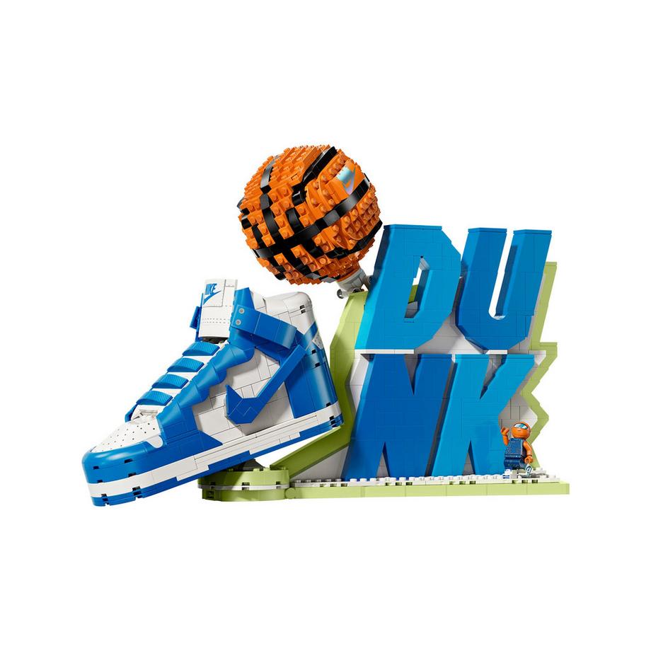 LEGO®  43008 Nike Dunk x LEGO® Set 