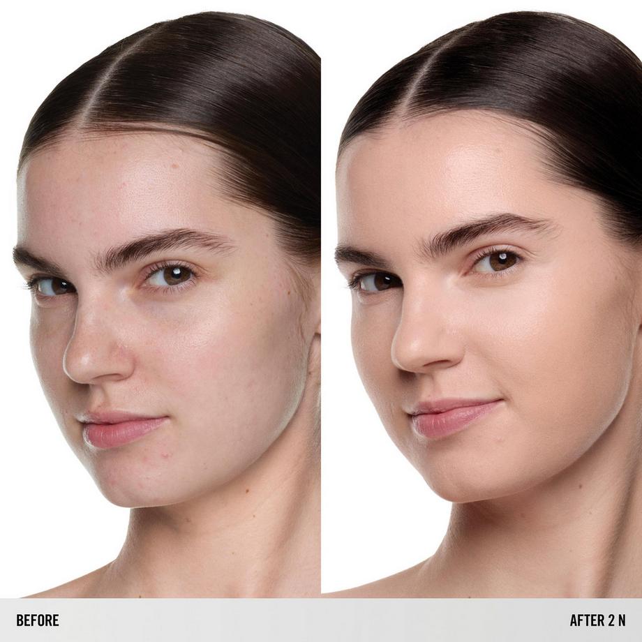 MAKEUP BY MARIO  SurrealSkin™ Natural Finish Foundation - Natürliche Flüssig-Foundation 