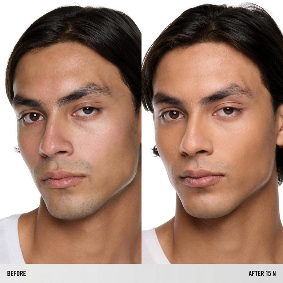 MAKEUP BY MARIO  SurrealSkin™ Natural Finish Foundation - Natürliche Flüssig-Foundation 