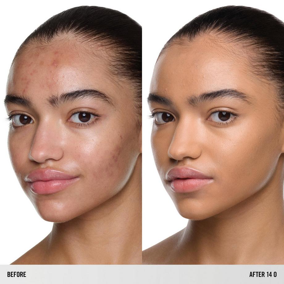 MAKEUP BY MARIO  SurrealSkin™ Natural Finish Foundation - Natürliche Flüssig-Foundation 