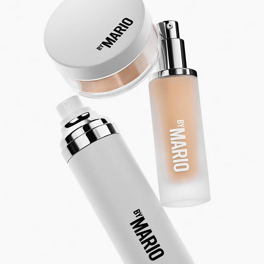 MAKEUP BY MARIO  SurrealSkin™ Natural Finish Foundation - Natürliche Flüssig-Foundation 