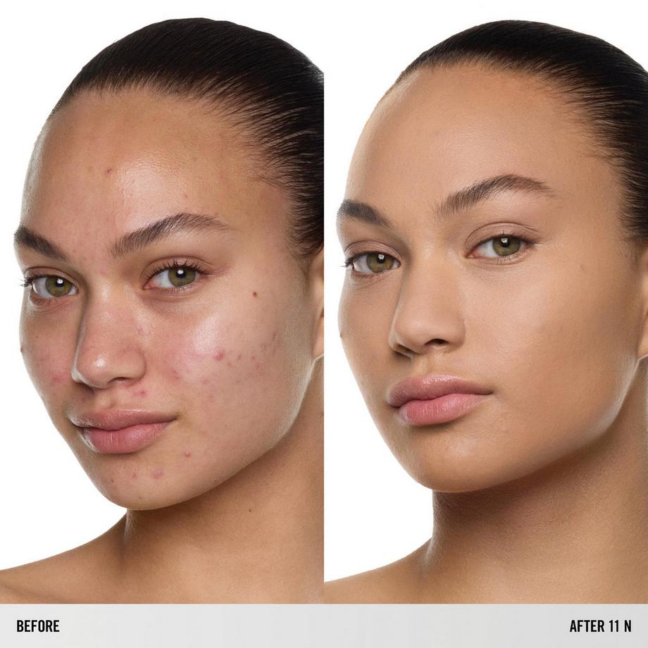 MAKEUP BY MARIO  SurrealSkin™ Natural Finish Foundation - Fondotinta naturale liquido 