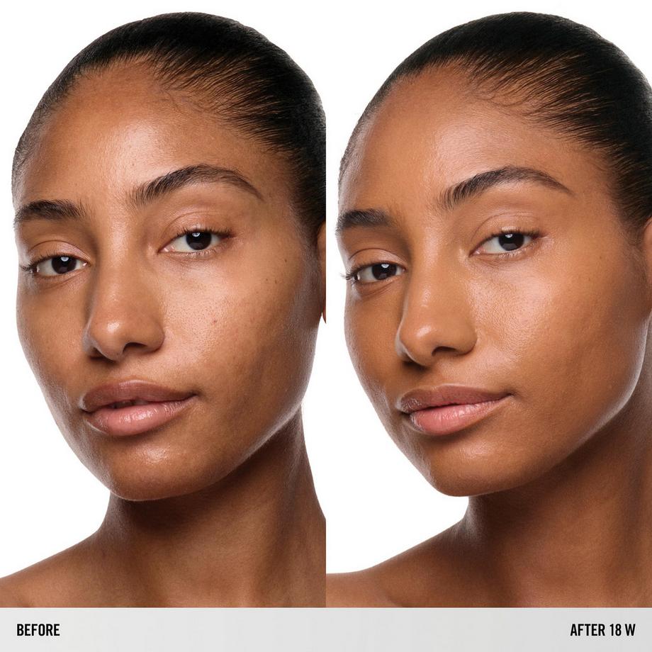 MAKEUP BY MARIO  SurrealSkin™ Natural Finish Foundation - Natürliche Flüssig-Foundation 
