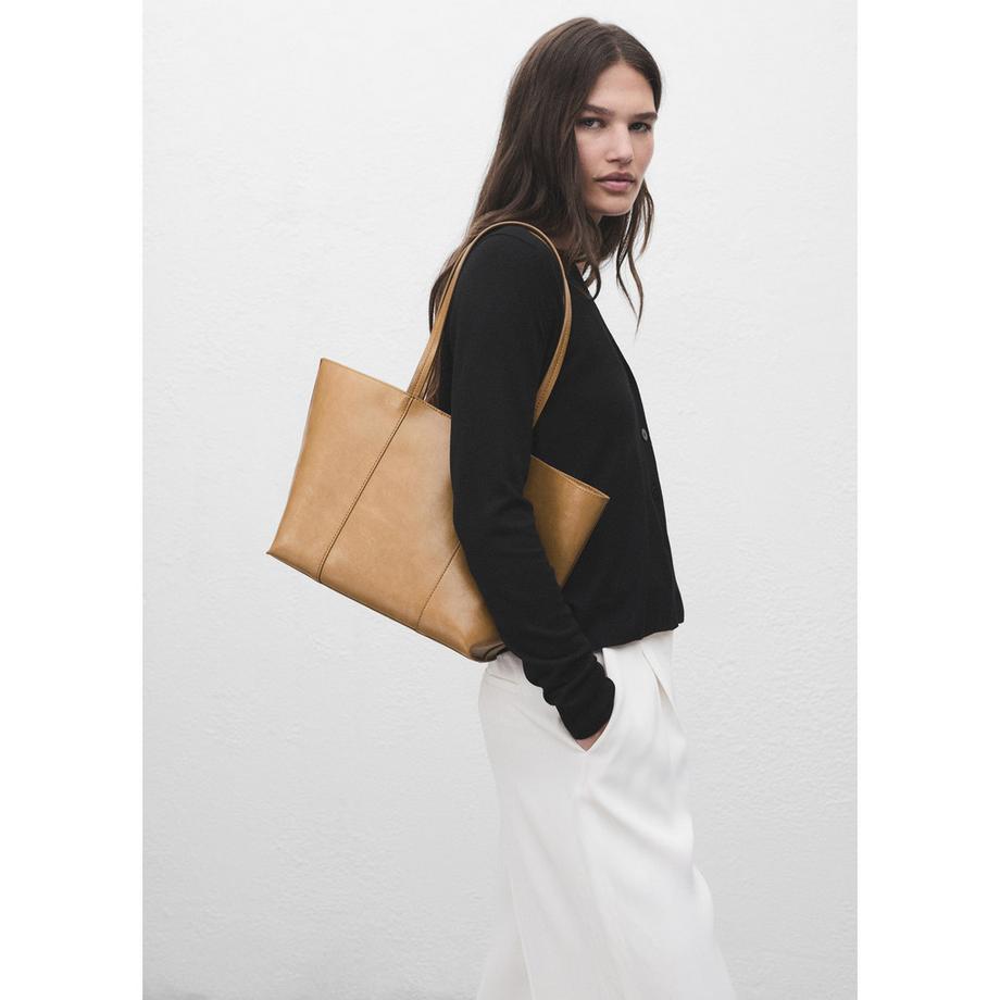 MANGO LUCCAV V-Ausschnitt Strickjacke mit Knöpfen  