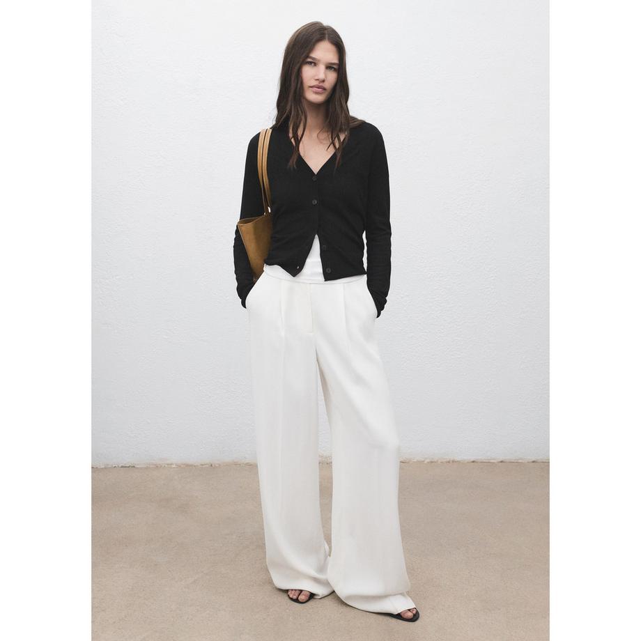 MANGO LUCCAV V-Ausschnitt Strickjacke mit Knöpfen  