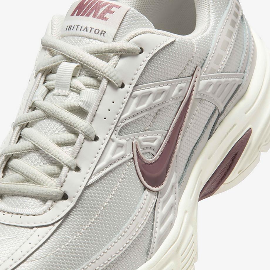 NIKE Wmns Initiator Sneakers basses  