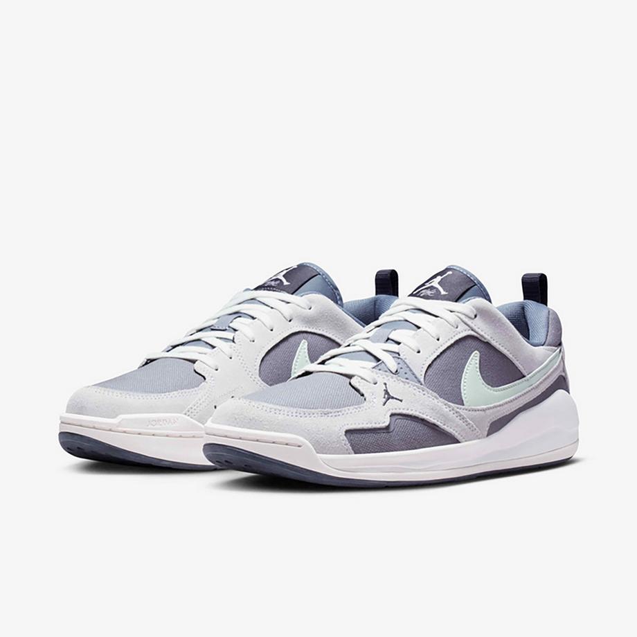 NIKE Jordan Cmft Era Low Top Basketballschuhe  