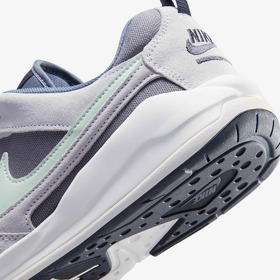 NIKE Jordan Cmft Era Low Top Basketballschuhe  