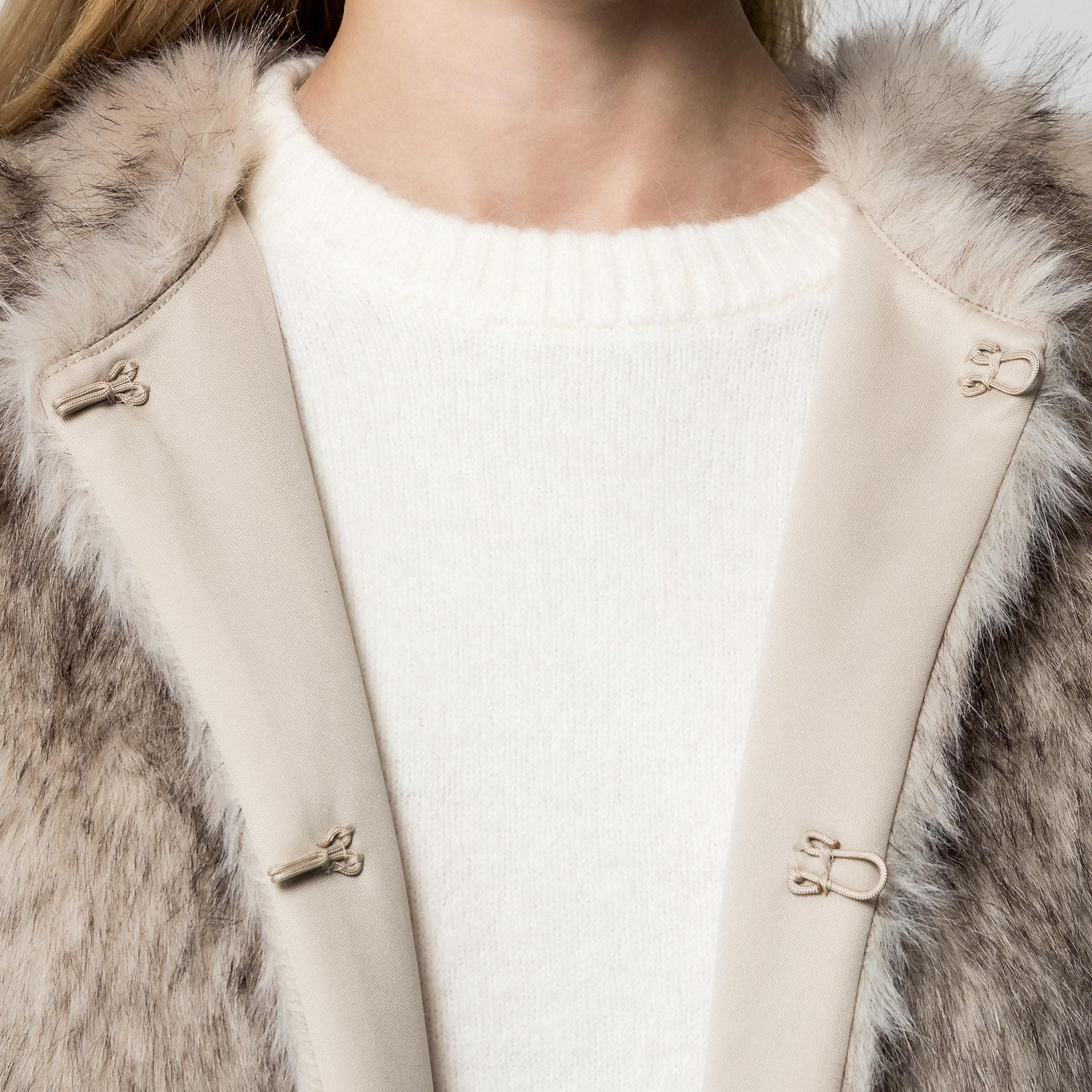 Gina Tricot Giacca in pelliccia sintetica  