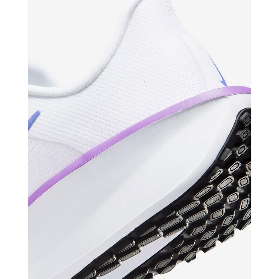 NIKE Wmns Quest 6 Chaussure running  