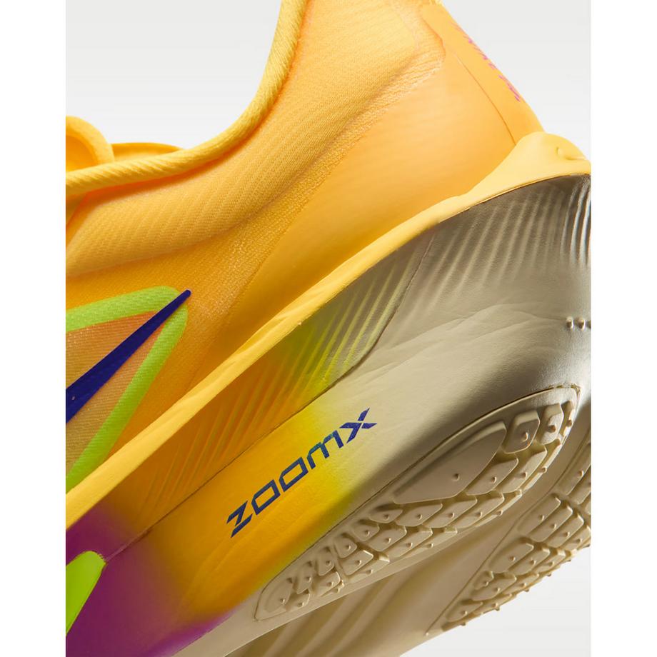NIKE Wmns Zoom Fly 6 Laufschuhe 