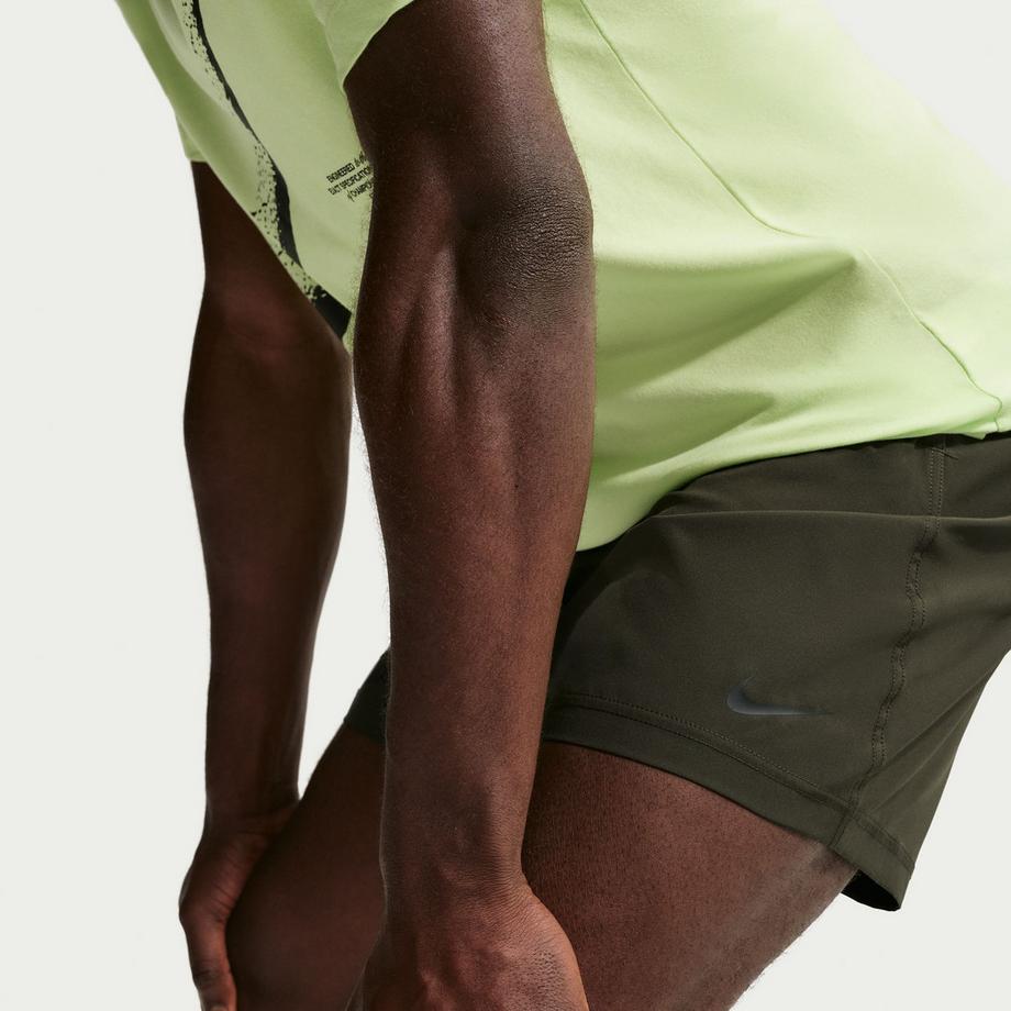 NIKE  Shorts 
