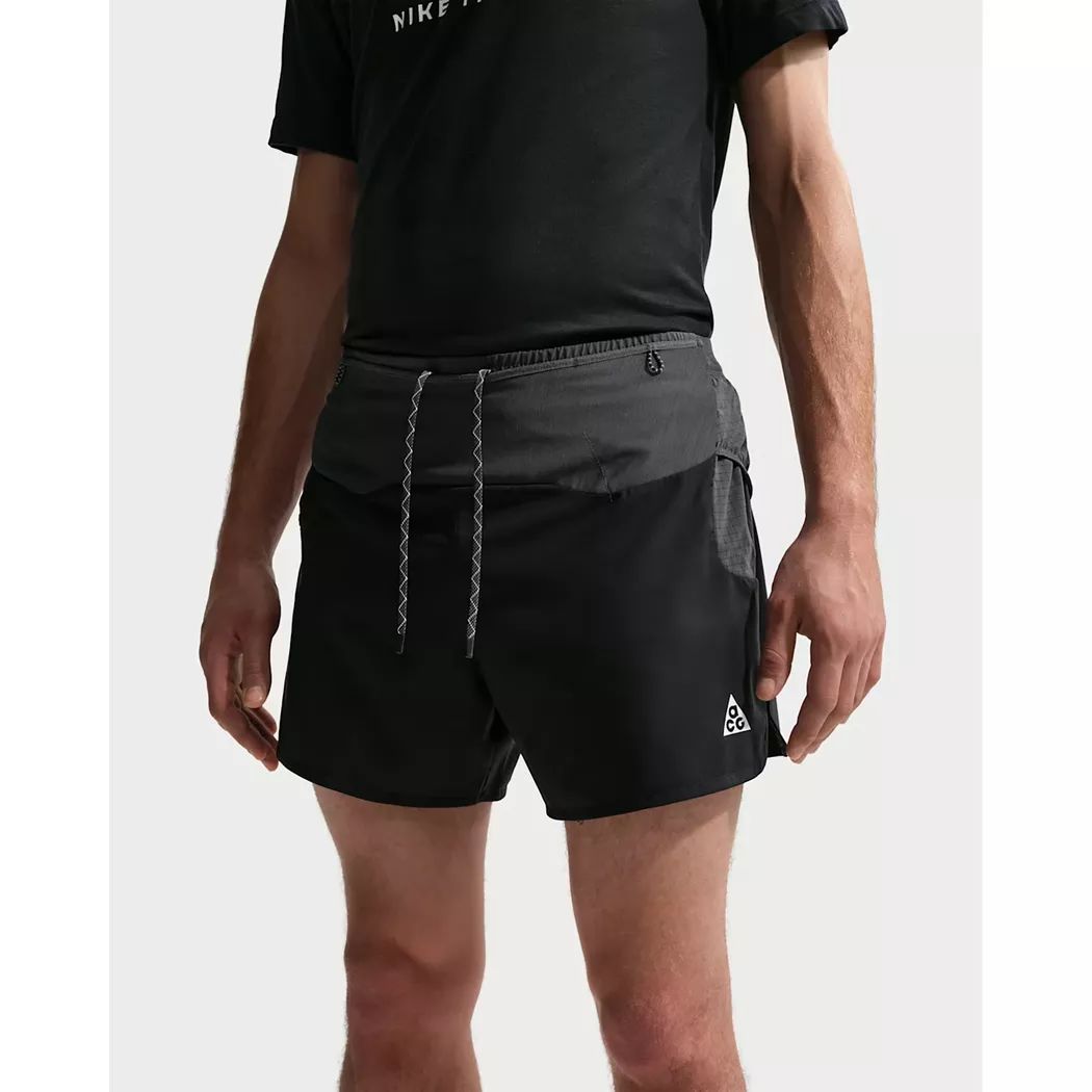 Laufshorts NIKE "DRI-FIT CHALLENGER MENS 5" BRIEF-LI", Herren, Gr. S, N-Gr, schwarz (schwarz, schwarz, schwarz, reflective silv), Obermaterial: 100% Polyester. Futter: 92% Polyester, 8% Elasthan, Hosen 2