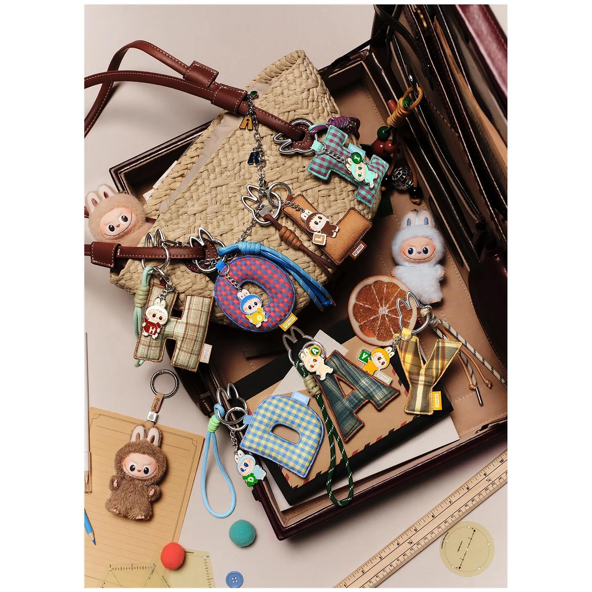 Popmart Beauty Labubu The Monsters "Pin for love" A-M Letter Pendant-Series, Überraschungspack  