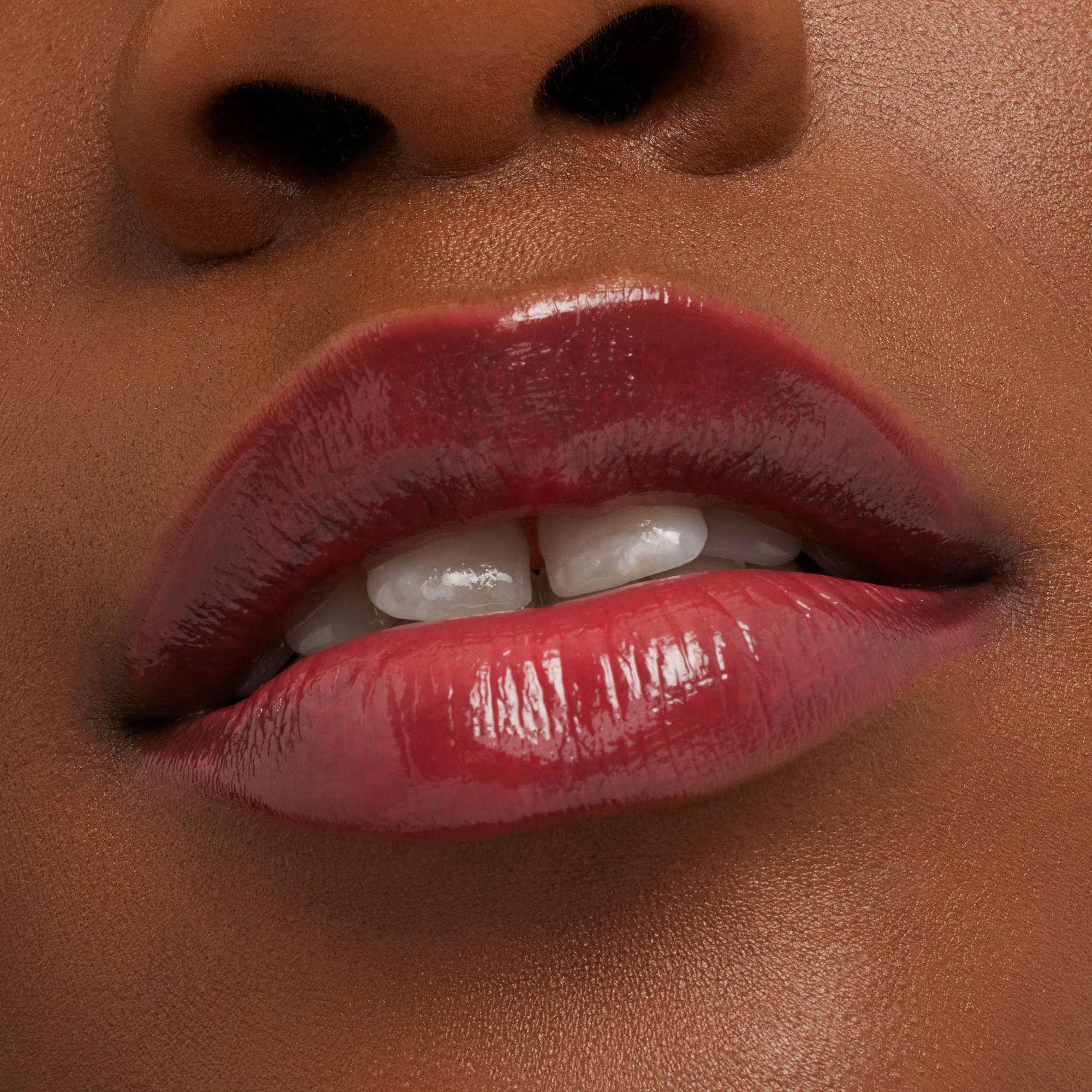 MAC Cosmetics  No Work All Glow Play Kit 