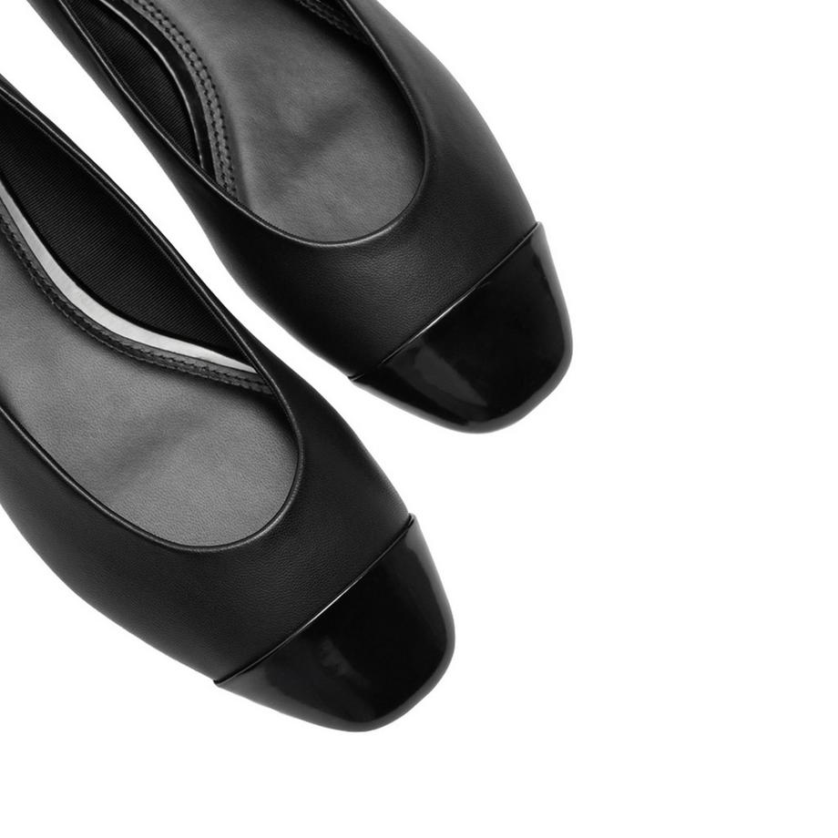 Parfois Ballerinas mit Lackkappe  