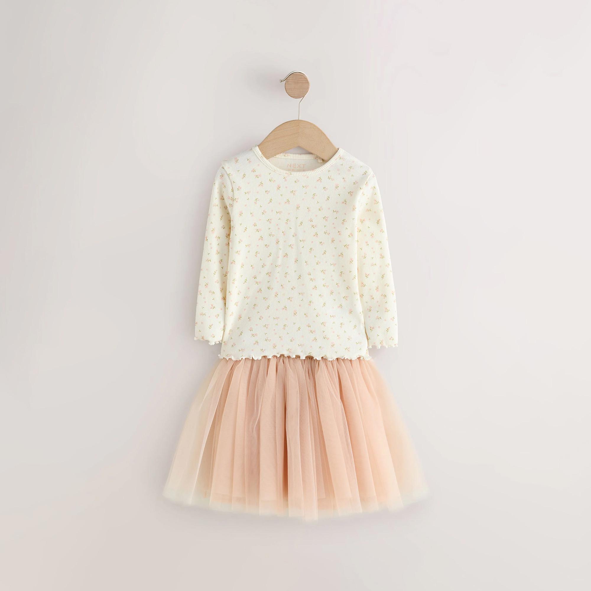 Next  Set: T-Shirt und Rock 