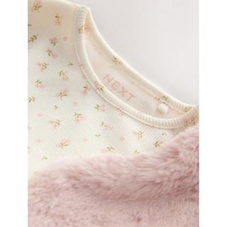 Next  Set: T-Shirt und Rock 