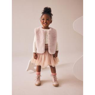 Next  Set: T-Shirt und Rock 