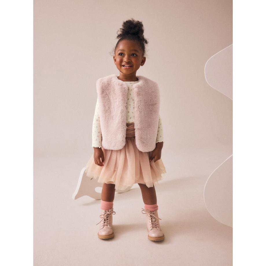 Next  Set, t-shirt e gonna 