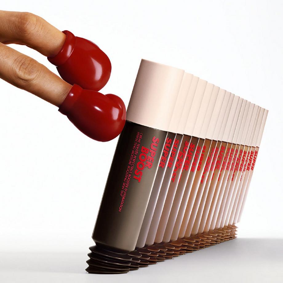   Super Boost Skin Tint - Feuchtigkeitsboostende Perfektionierende getönte Creme 