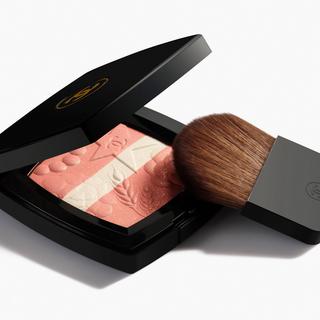 CHANEL LES SIGNES DE CHANEL POUDRE BLUSH ILLUMINATRICE 